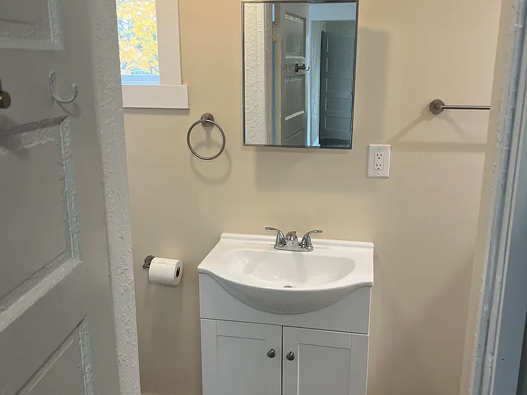 308 Essex St #2 — Photo 7