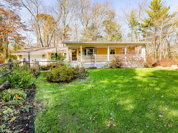 74 East St, Middleton, MA 01949