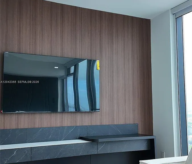 20 NE 11th St #Penthouse 05 — Photo 12