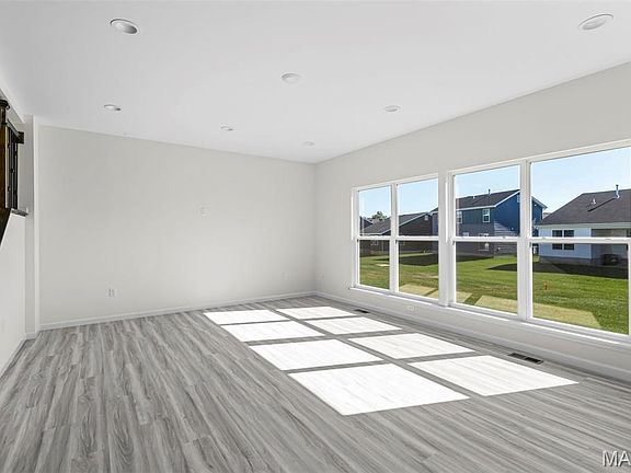 7th image of this home