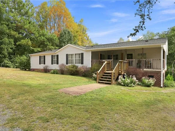 1150 Nature Ln, Walnut Cove, NC 27052