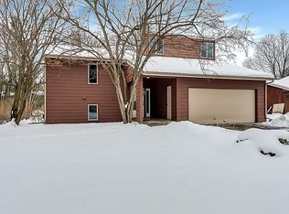 915 Highland Ave W, Northfield, MN 55057