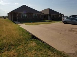 201 C St, Elgin, OK 73538