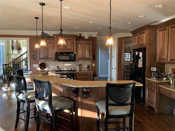 3rd image of 2201 N Pear Grove Ct
