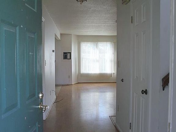 2nd image of 4035 Wyckoff Dr