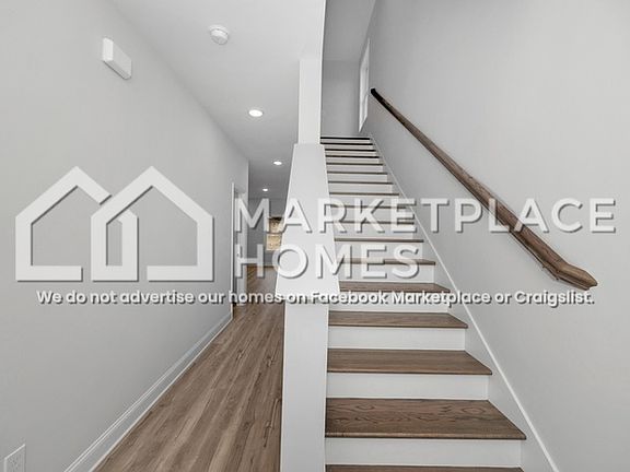 5th image of 213 Sunny Springs Ct
