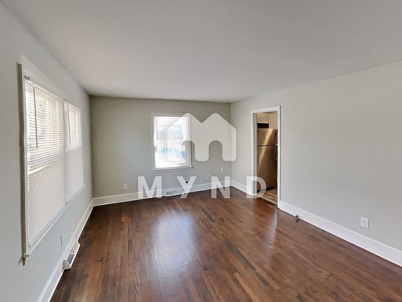 3rd image of 4826 Holbrook Dr
