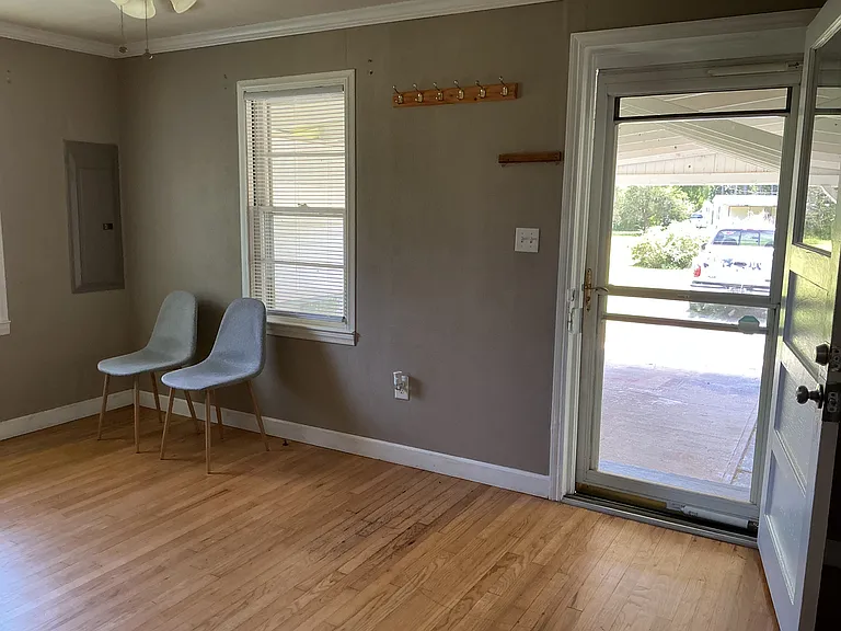 714 N McDonald St — Photo 12