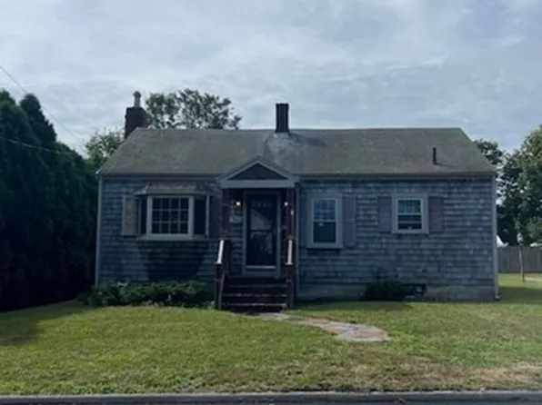 35 Seaview Ave, Fairhaven, MA 02719