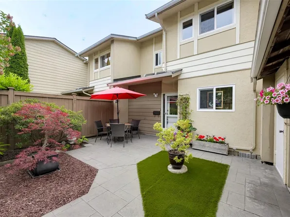 3981 Nelthorpe St #11, Saanich, BC V8X 3Z2