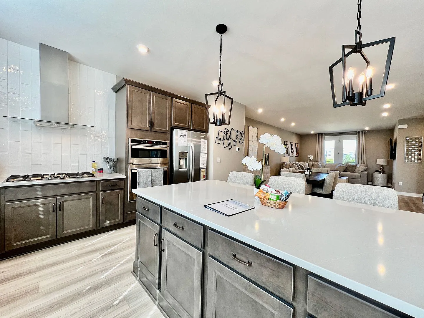 4 Bedroom, Luxury living in premium location next to Liberty Center and Interstate 75 — Photo 3