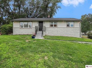2812 Bridgeford Rd, Omaha, NE 68124