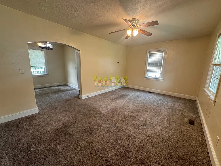 605 W Constance Rd — Photo 6