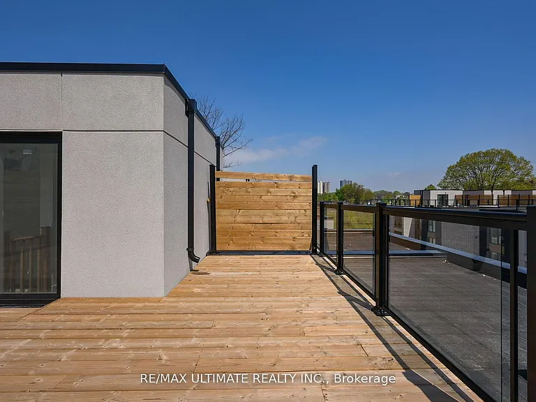 172 Clonmore Dr #3 — Photo 37
