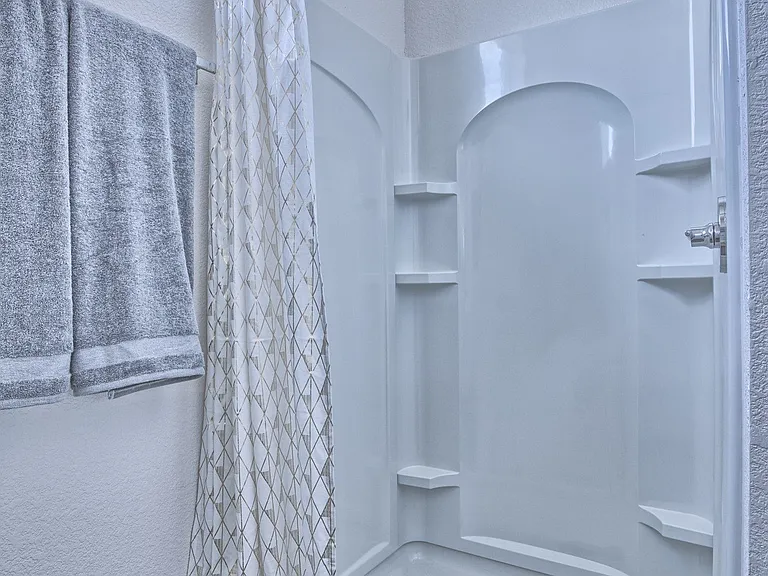 Sloan's Place Apartments — Photo 7