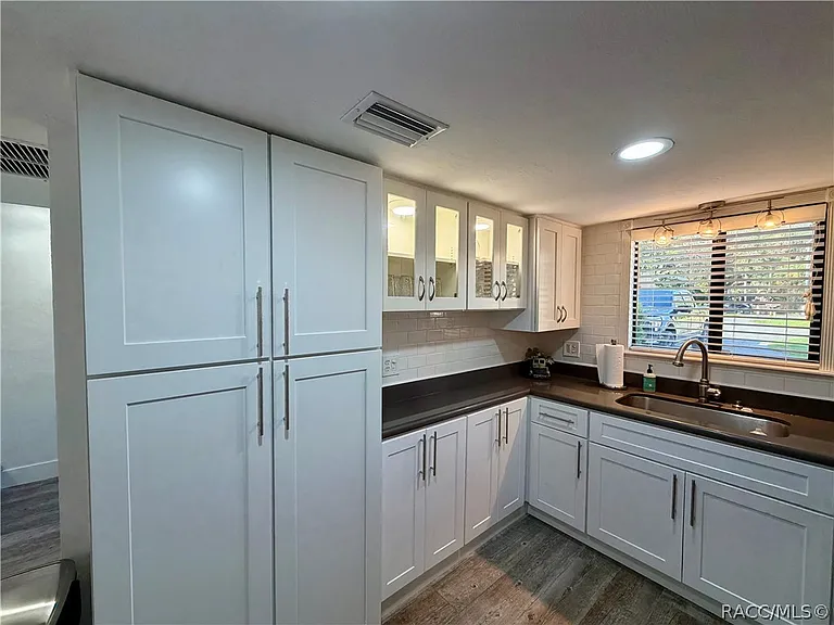 65 Beach Ln #A — Photo 15