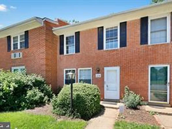 109 N Emory Dr, Sterling, VA 20164