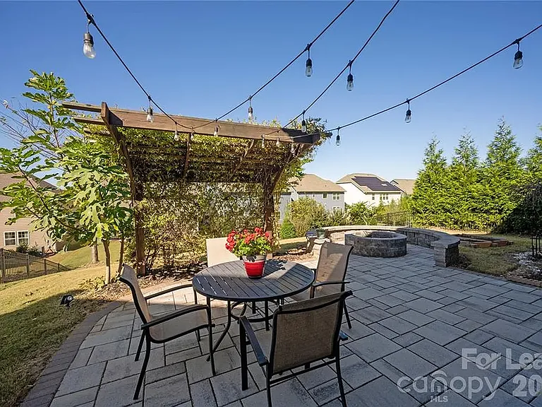 7019 Hamilton Mill Dr — Photo 32