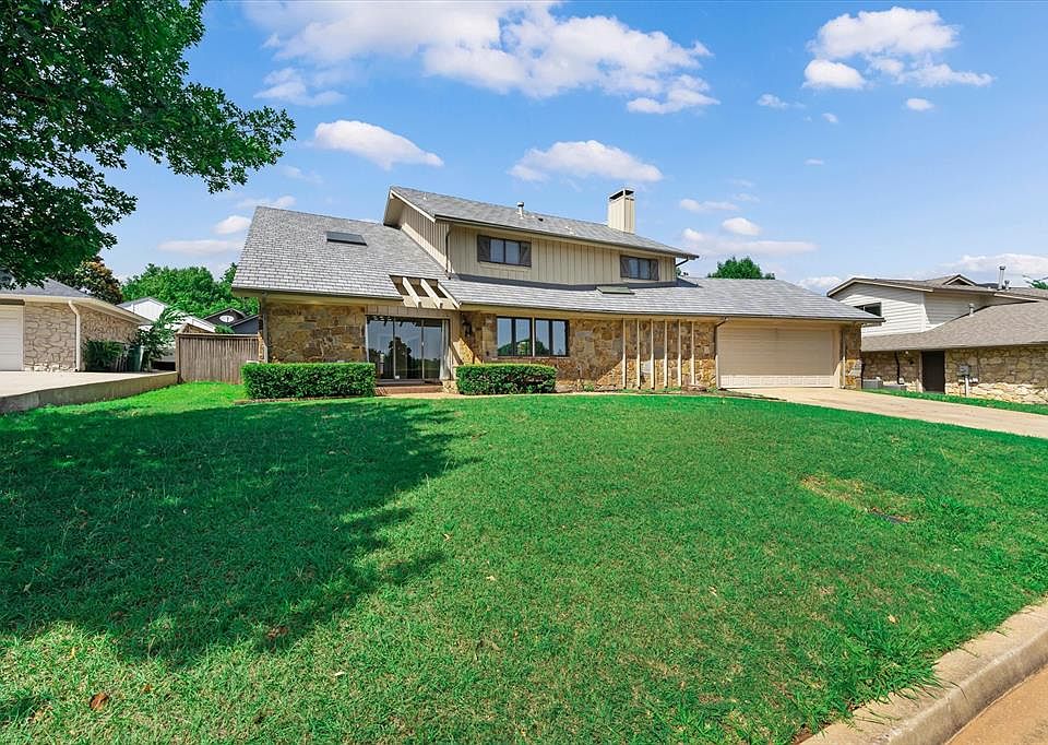 1st image of 3001 Raintree Rd