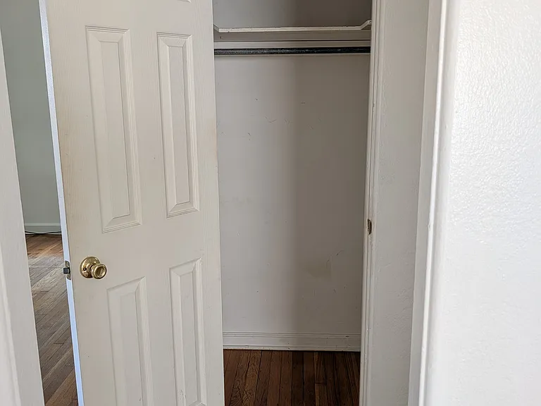 811 Putnam Ave — Photo 10