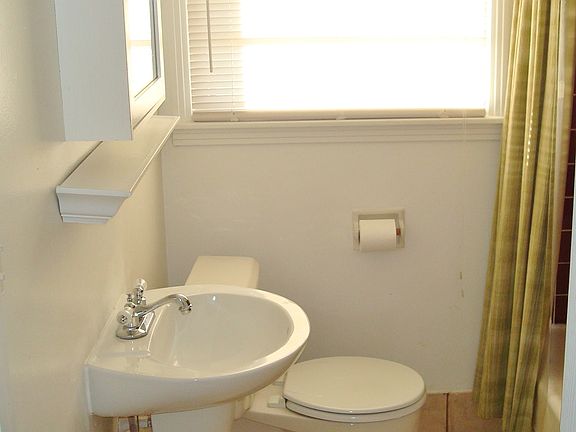 5th image of 1833 S Joplin Ave