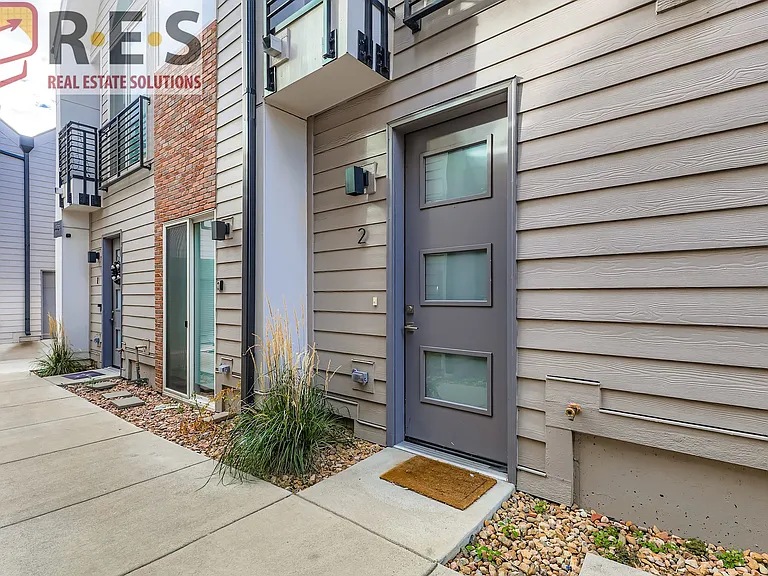 3411 N Albion St #2 — Photo 2