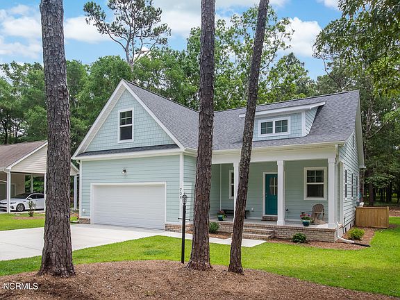 2nd image of 725 Mallard Court SE