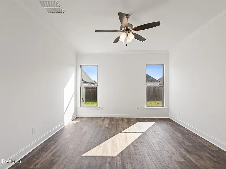 120 Sojourner Dr — Photo 10