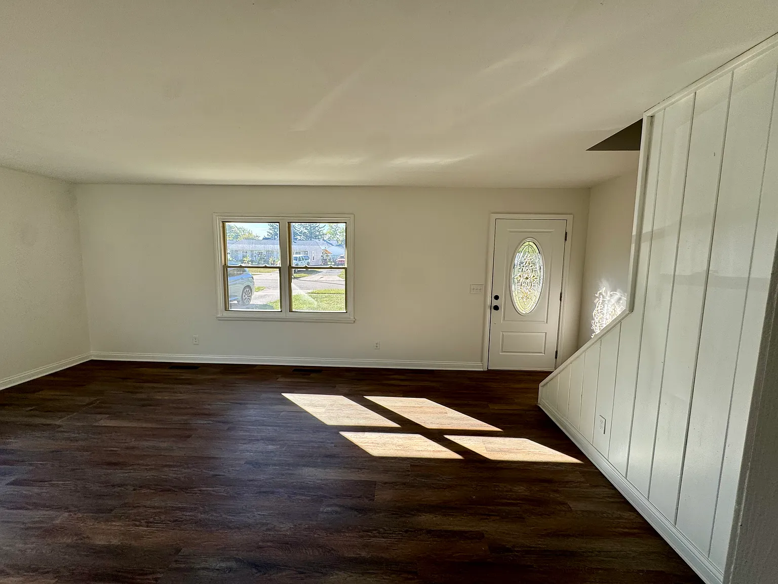 3 bed, 1369 sqft, $2,000 — Photo 2