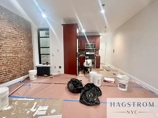 Rented by Hagstrom Management Inc | media 7