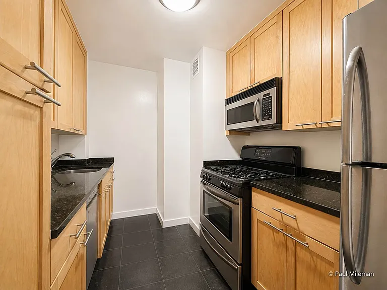 145 4th Ave #5C — Photo 4