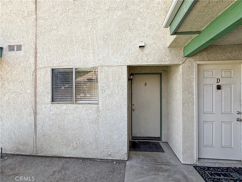 2 bed, 1.5 bath, 800 sqft, $2,575 — Photo 2