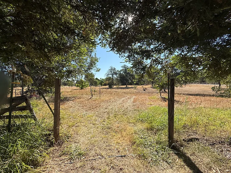 19640 Hendrika Way — Photo 24