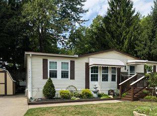 14314 Cedar Cove Dr, Fenton, MI 48430