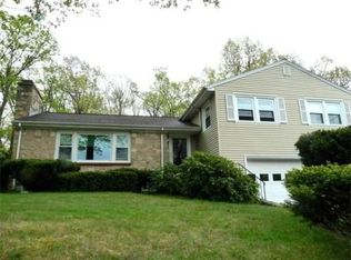 52 Oakridge Rd, Holden, MA 01520