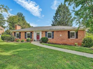 4203 Woodridge Dr, Roanoke, VA 24018
