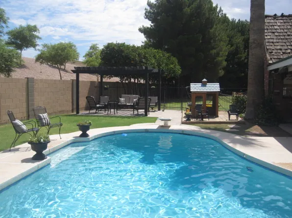 124 Milgray Ln, Calera, AL 35040