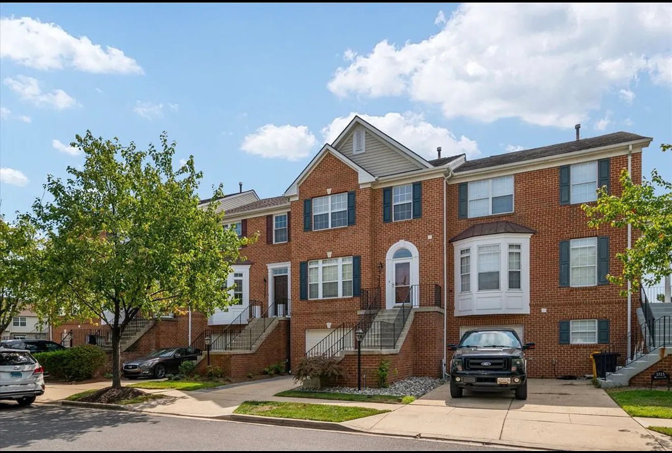 3 bed, 2511 sqft, $3,600 — Photo 3