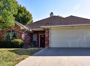 702 Valleyridge Ct, Decatur, TX 76234