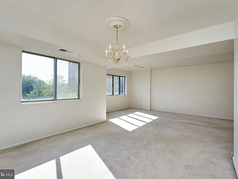 5340 Holmes Run Pkwy #601 — Photo 9