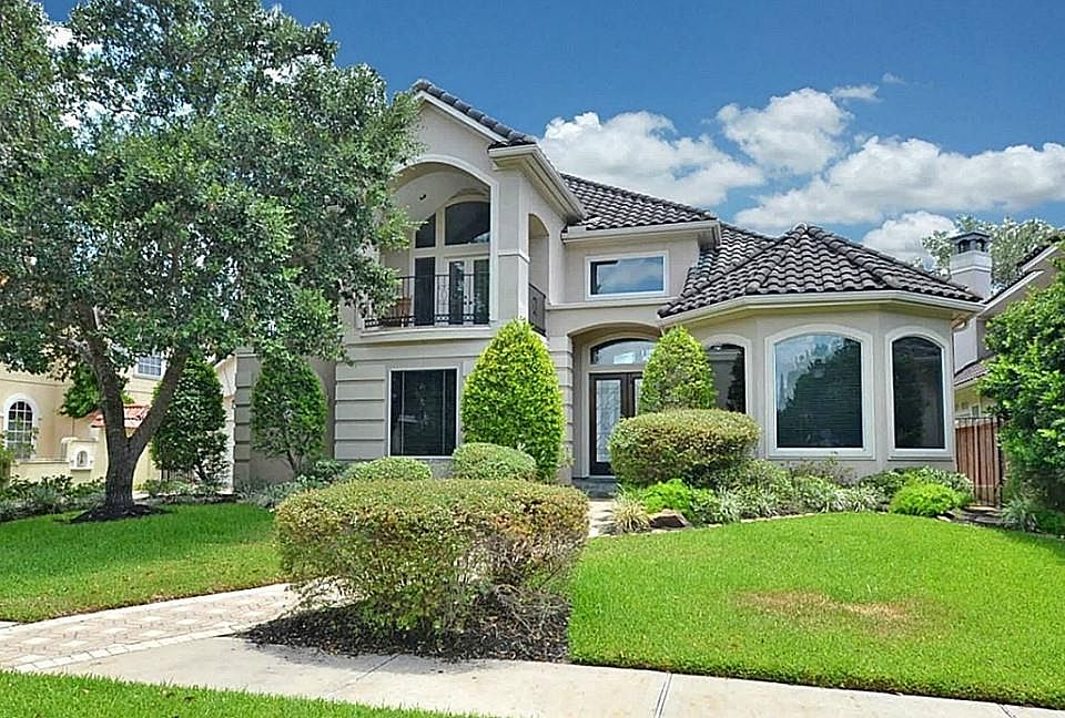 1st image of 18907 Windsor Lakes Dr