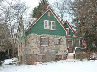 142 Wildwood Rd, Algonquin, IL 60102