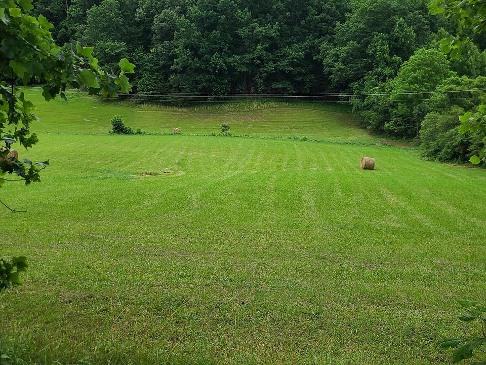 2nd image of 394 Long Hollow Rd
