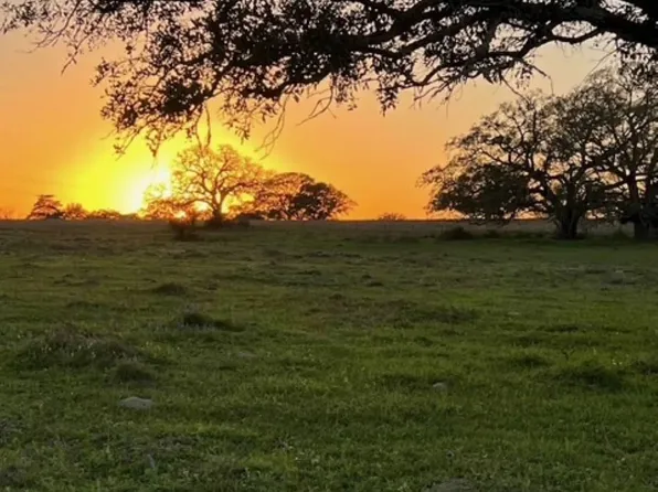 265 Boulton Creek Rd, Muldoon, TX 78949