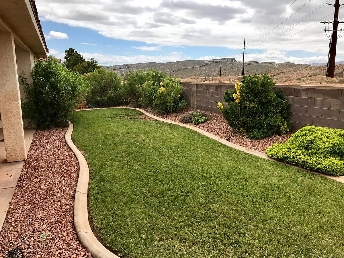 Building Photo - 2050 W Canyon View Dr #258