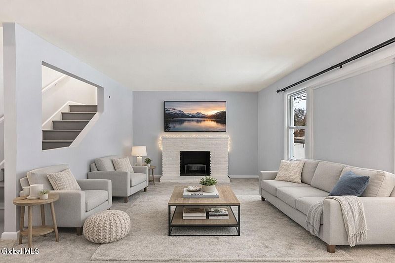 4th image of 15 Maywood Drive