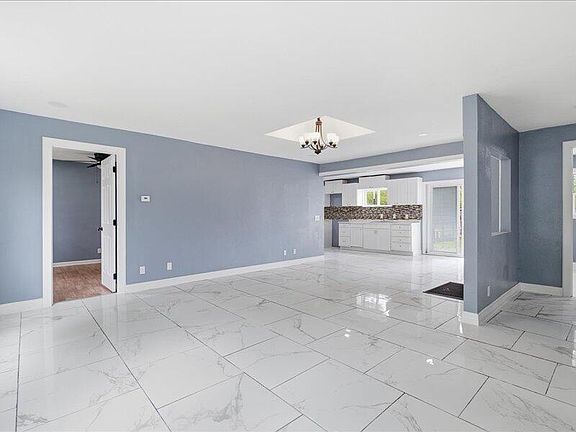 3rd image of 1209 N Central Avenue