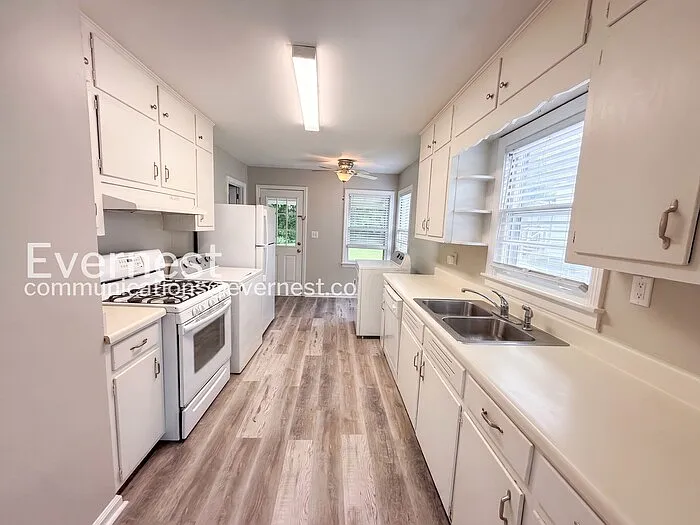 106 Acton Ave — Photo 1