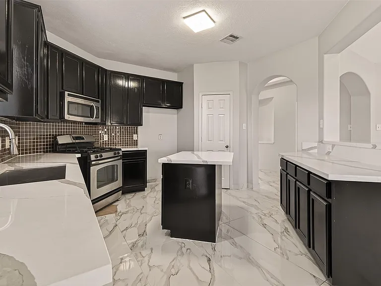 71 N Forrest Ave — Photo 18