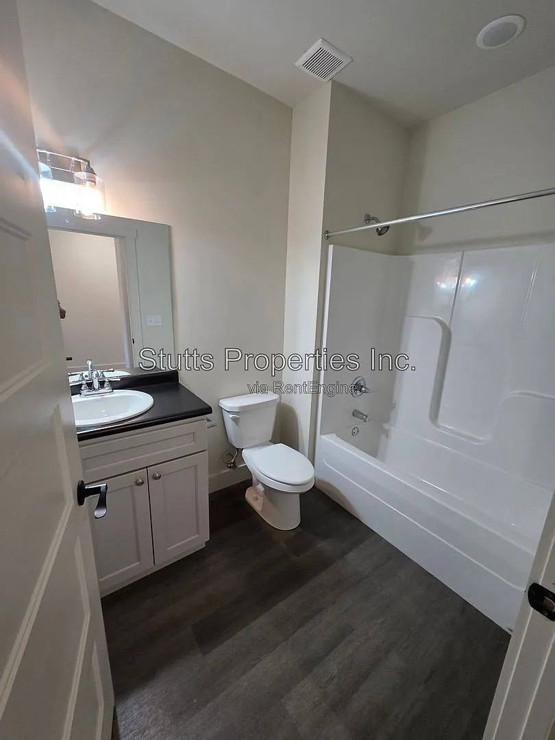 2 bed, 2.0 bath, $995 — Photo 2